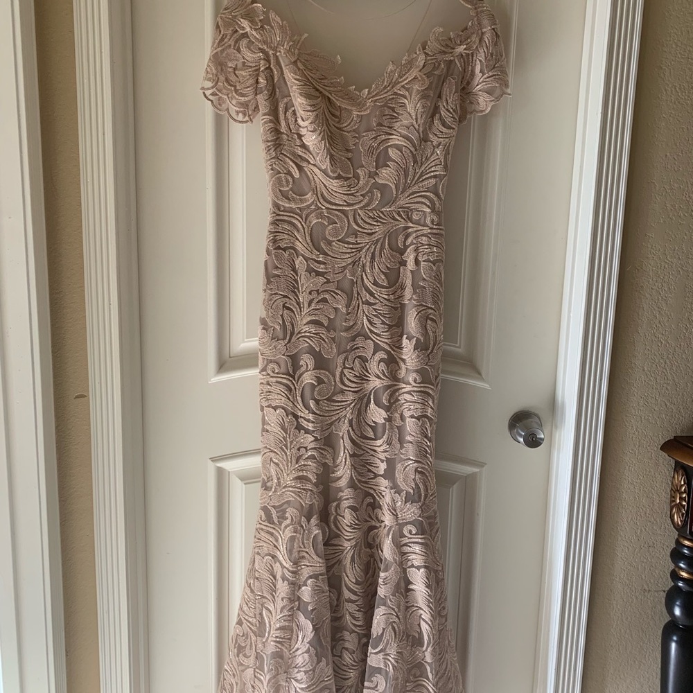 NICOLE BAKTI TAN GOWN